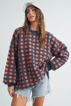 Load image into Gallery viewer, Checkered Oversized Sweater
