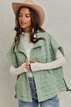 Load image into Gallery viewer, Triangle Quilted Oversized Vest
